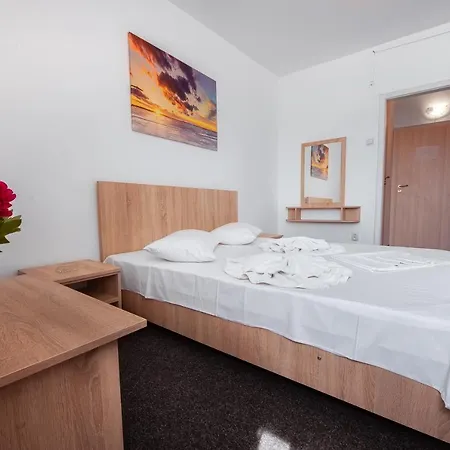 Nadia Hotel